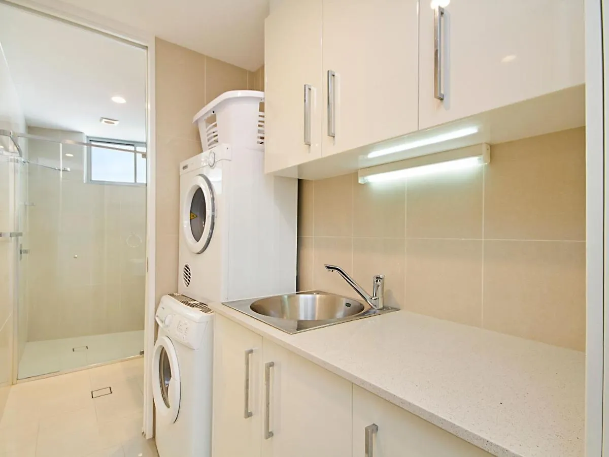 Nielsen On The Park Unit 1 3 Bed Apartment Coolangatta